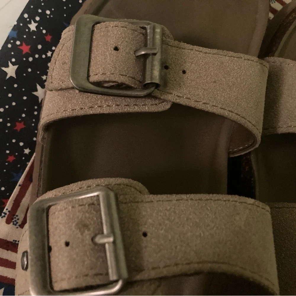 Madden Girl women’s Tan Double Strap Sandals size 7 - Picture 4 of 4